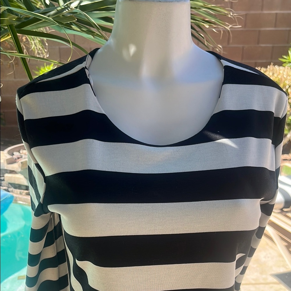 H&M Monochrome Striped Dress - Picture 2 of 7